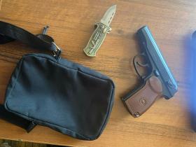 Զովունի գյուղի 17-ամյա բնակչի մոտ ատրճանակ և դանակ են հայտնաբերվել Զովունի գյուղի 17-ամյա բնակչի մոտ ատրճանակ և դանակ են հայտնաբերվել