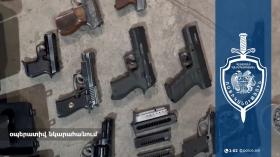Հայտնաբերվել է մեծ քանակությամբ զենք-զինամթերք․ Երևանի քրեական ոստիկանների բացահայտումը Հայտնաբերվել է մեծ քանակությամբ զենք-զինամթերք․ Երևանի քրեական ոստիկանների բացահայտումը