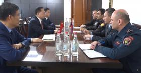 Միջազգային համագործակցությունը հանցավորության դեմ պայքարի կարևոր տարր է․ Չինաստանի Հունան նահանգի հասարակական անվտանգության դեպարտամենտի պատվիրակությունը հանդիպել է Ոստիկանության ղեկավար կազմին Միջազգային համագործակցությունը հանցավորության դեմ պայքարի կարևոր տարր է․ Չինաստանի Հունան նահանգի հասարակական անվտանգության դեպարտամենտի պատվիրակությունը հանդիպել է Ոստիկանության ղեկավար կազմին