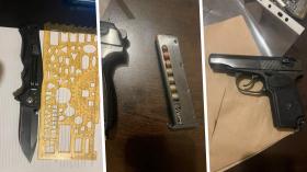 Երևանի պարեկները բակային շրջագայության ընթացքում ատրճանակ և դանակ են հայտնաբերել Երևանի պարեկները բակային շրջագայության ընթացքում ատրճանակ և դանակ են հայտնաբերել