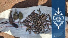 Համայնքային ոստիկաններն ու պարեկները չգործող բենզալցակայանում զենք-զինամթերք են հայտնաբերել Համայնքային ոստիկաններն ու պարեկները չգործող բենզալցակայանում զենք-զինամթերք են հայտնաբերել