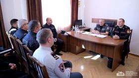 Ապօրինի պահվող զենք-զինամթերքի հայտնաբերումն ու թմրամիջոցների շրջանառության դեմ պայքարը՝ առաջնահերթություն․ ՆԳՆ Ոստիկանության պետը Սյունիքի մարզում խորհրդակցություններ է անցկացրել Ապօրինի պահվող զենք-զինամթերքի հայտնաբերումն ու թմրամիջոցների շրջանառության դեմ պայքարը՝ առաջնահերթություն․ ՆԳՆ Ոստիկանության պետը Սյունիքի մարզում խորհրդակցություններ է անցկացրել